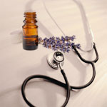 薰衣草精油也是许多药品的成分之一。 薰衣草精油已被收录在欧洲药典中。